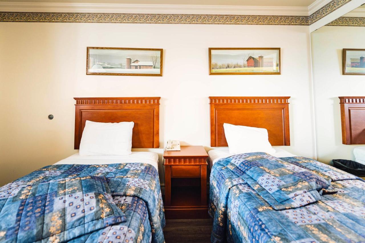 Auberge Harris Saint-Jean-sur-Richelieu Buitenkant foto