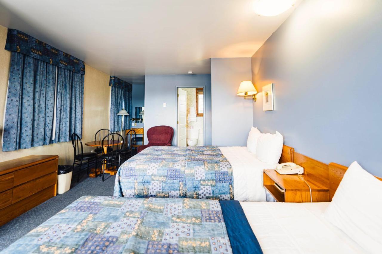 Auberge Harris Saint-Jean-sur-Richelieu Buitenkant foto