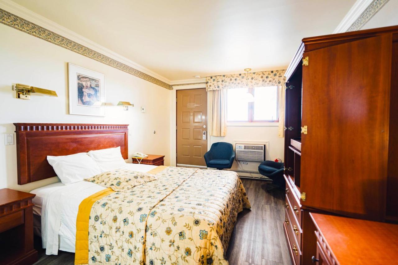 Auberge Harris Saint-Jean-sur-Richelieu Buitenkant foto