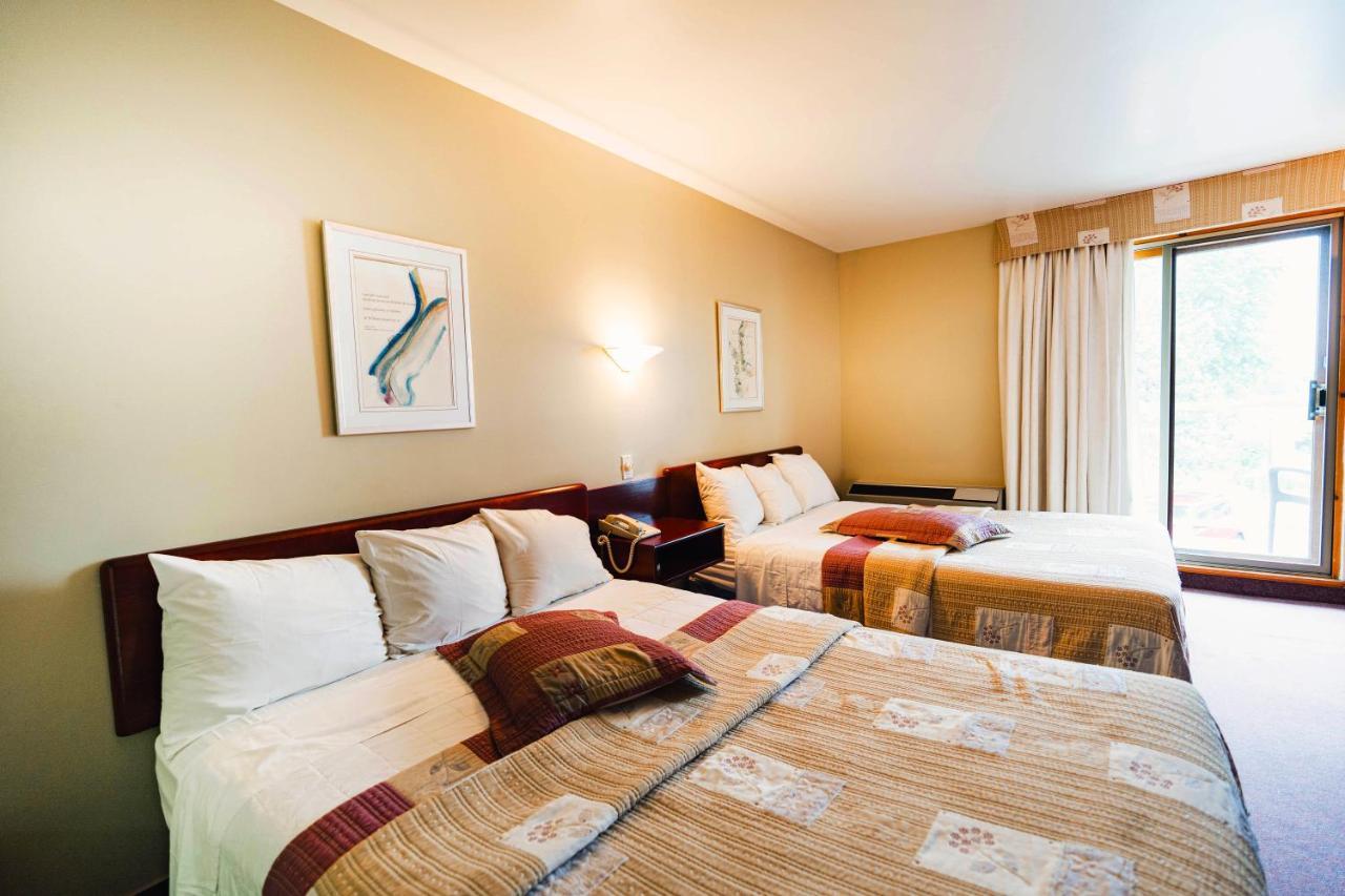 Auberge Harris Saint-Jean-sur-Richelieu Buitenkant foto