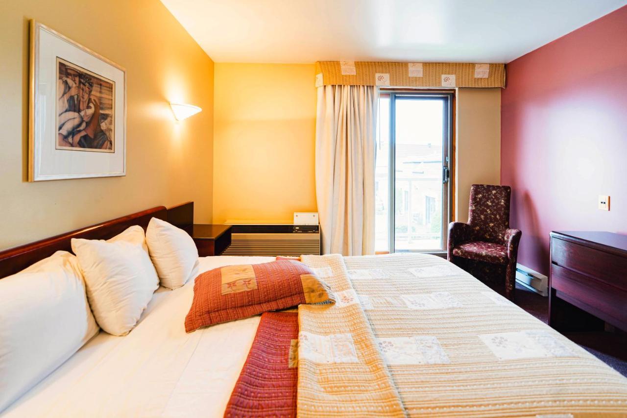Auberge Harris Saint-Jean-sur-Richelieu Buitenkant foto