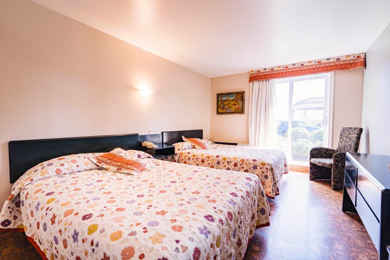 Auberge Harris Saint-Jean-sur-Richelieu Buitenkant foto