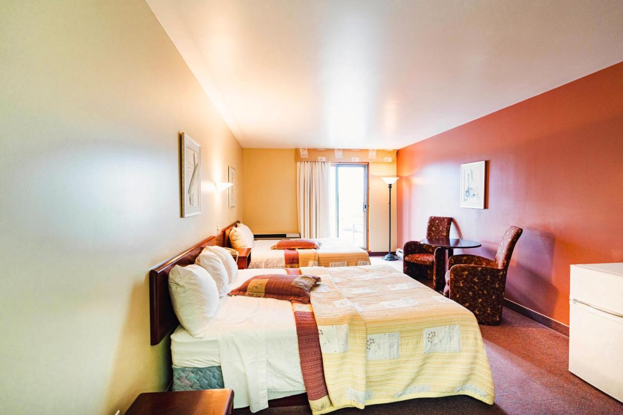 Auberge Harris Saint-Jean-sur-Richelieu Buitenkant foto