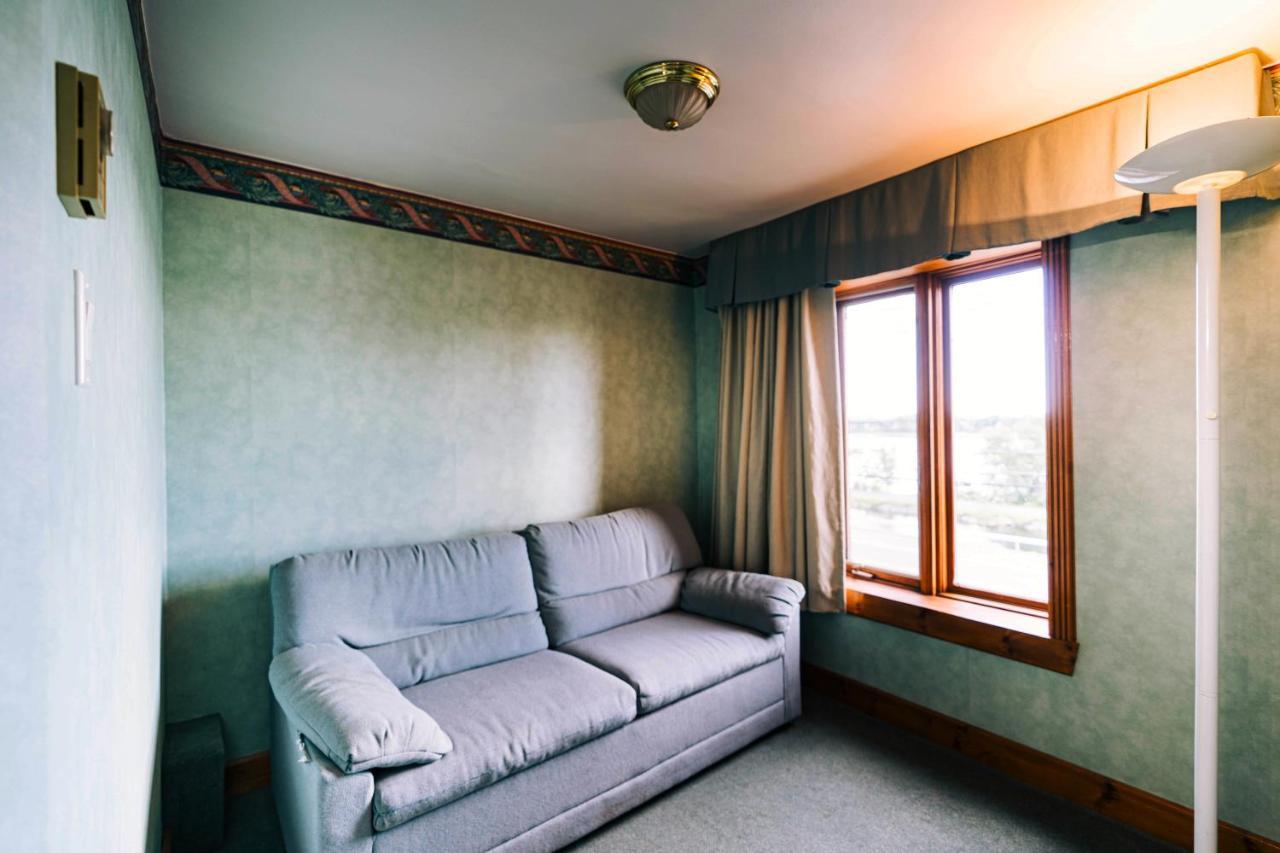 Auberge Harris Saint-Jean-sur-Richelieu Buitenkant foto