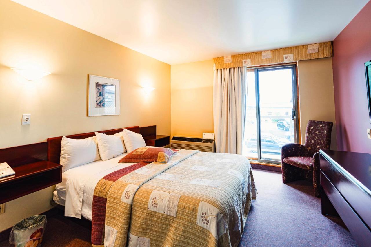 Auberge Harris Saint-Jean-sur-Richelieu Buitenkant foto