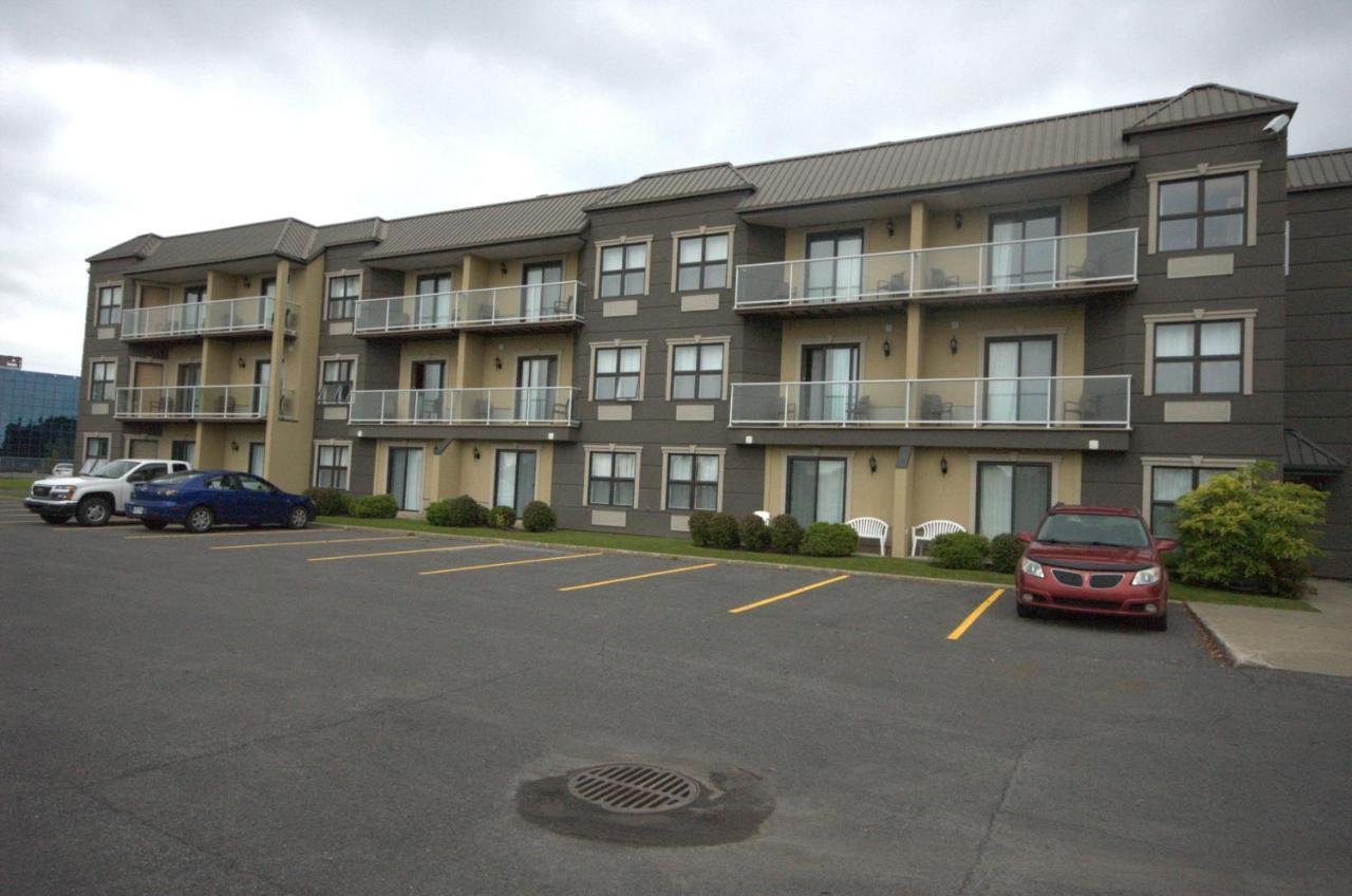 Auberge Harris Saint-Jean-sur-Richelieu Buitenkant foto