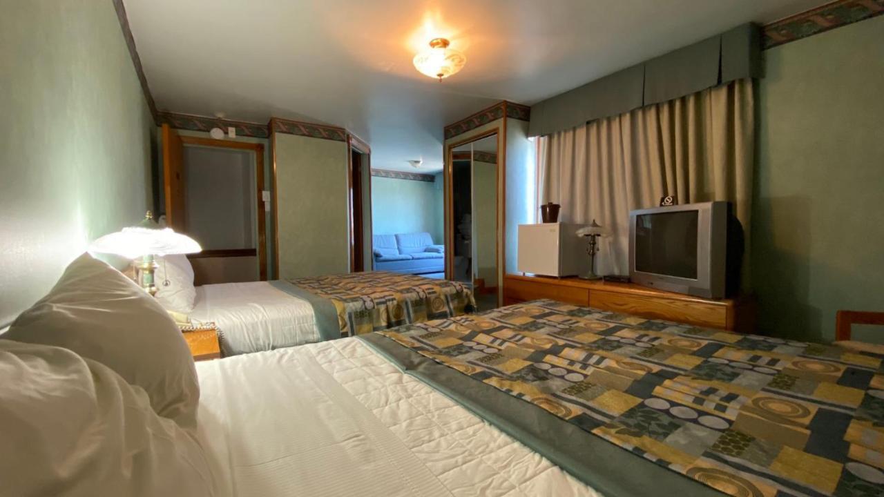 Auberge Harris Saint-Jean-sur-Richelieu Buitenkant foto